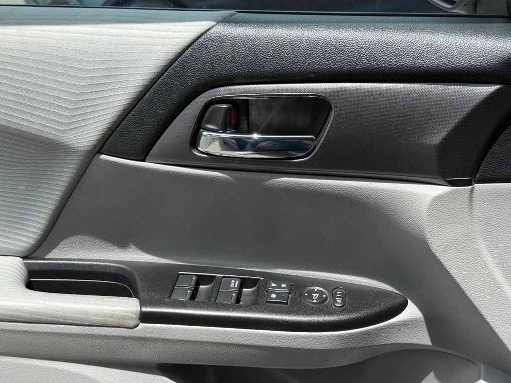 Used 2015 Blue Honda LX image 18