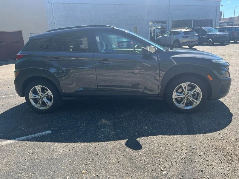 Used 2023 Gray Hyundai SEL image 4