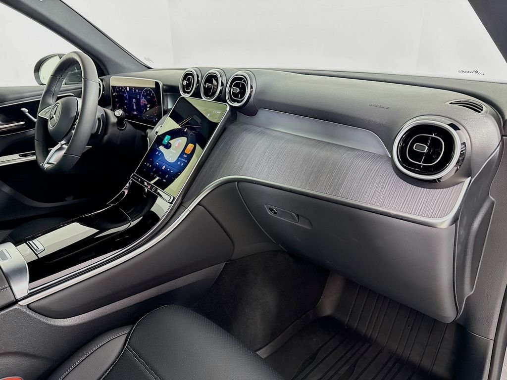 Used 2026 Gray Mercedes-Benz GLC 300 image 24