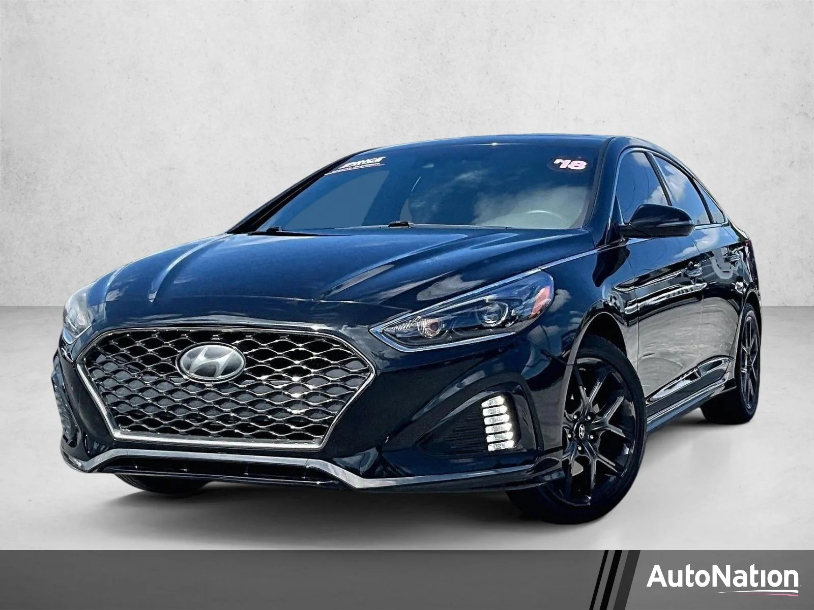 Used 2018 Phantom Black Hyundai Limited image 1