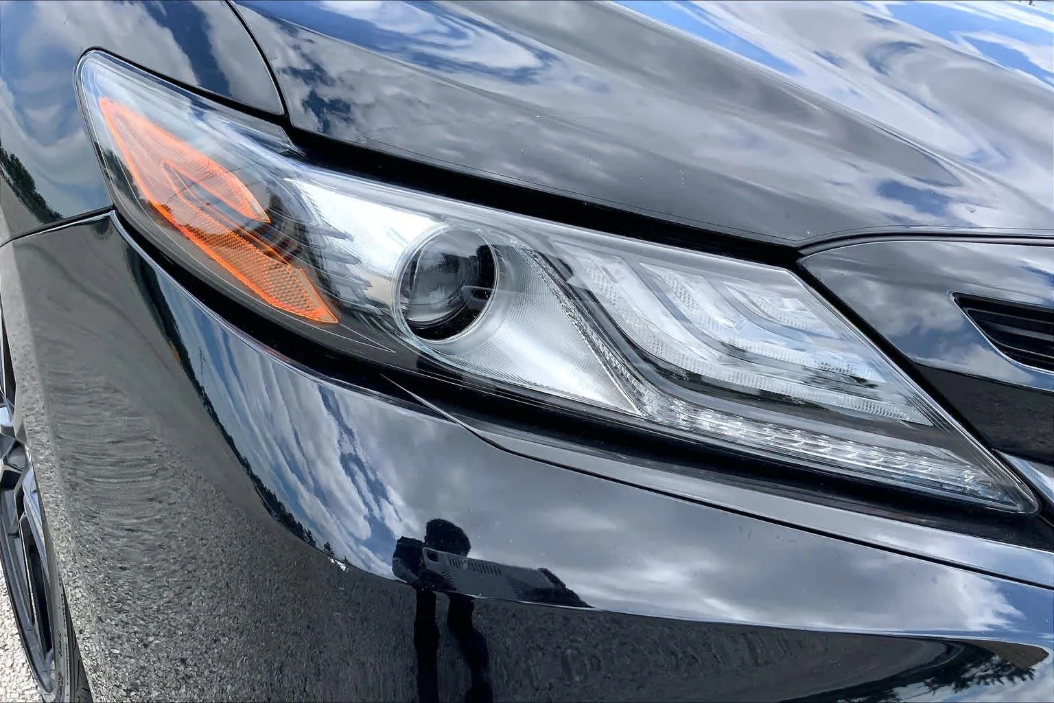 Used 2021 Midnight Black Metallic Toyota XSE image 27
