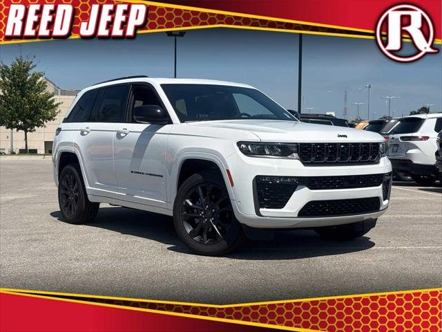 New 2026 Bright White Clear-Coat Exterior Paint Jeep Limited Reserve image 1