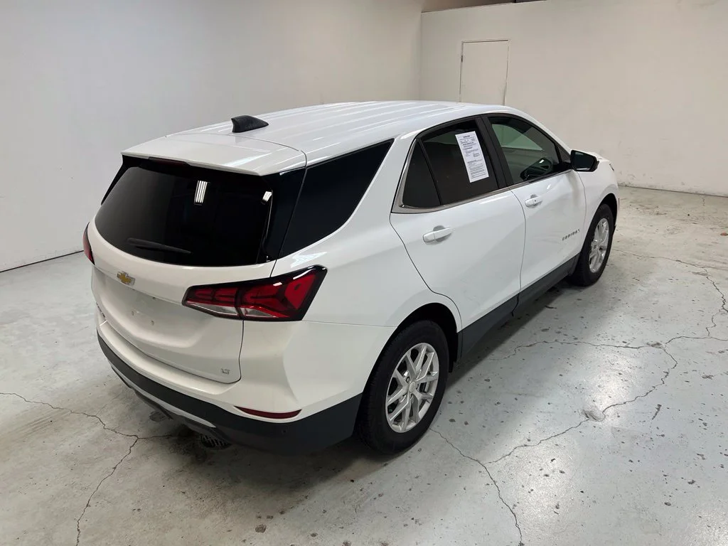Used 2022 White Chevrolet LT image 2