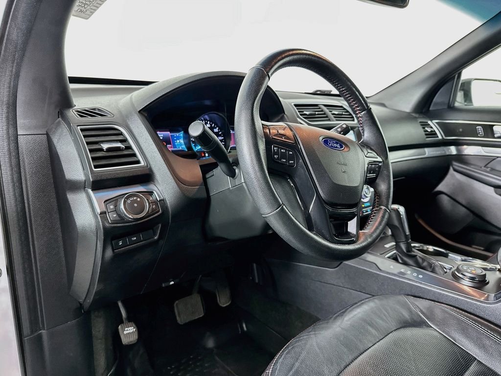 Used 2017 White Platinum Clearcoat Metallic Ford Sport image 10