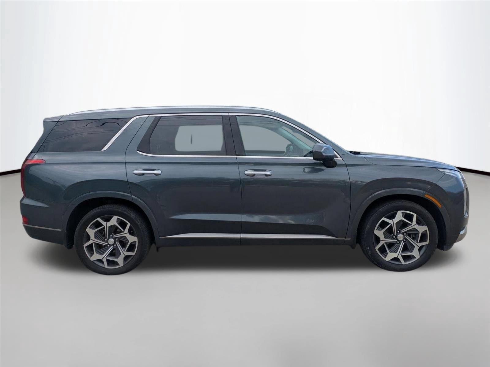 Used 2022  HYUNDAI  image 4