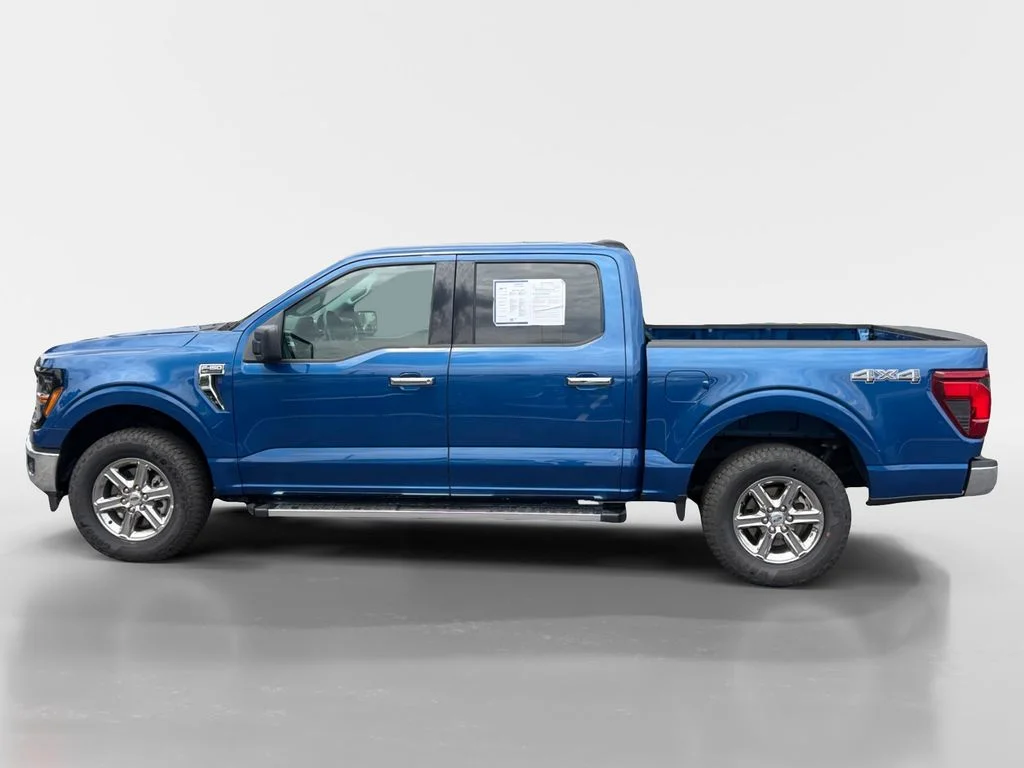 Used 2025 Blue Metallic Ford XLT image 7
