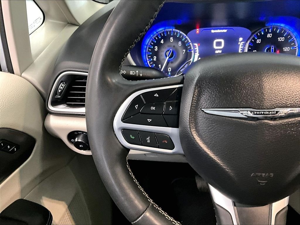 Used 2023 Silver Chrysler Touring L image 24