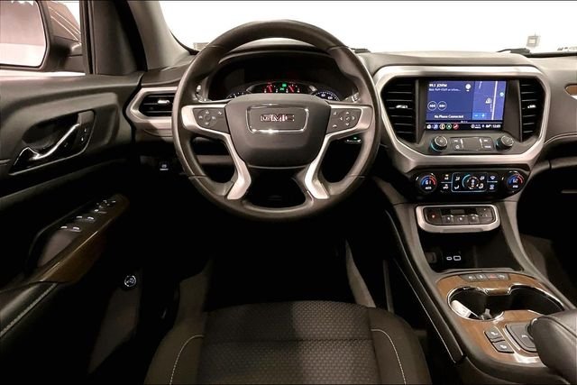 Used 2023 Light Stone Metallic GMC SLE image 6