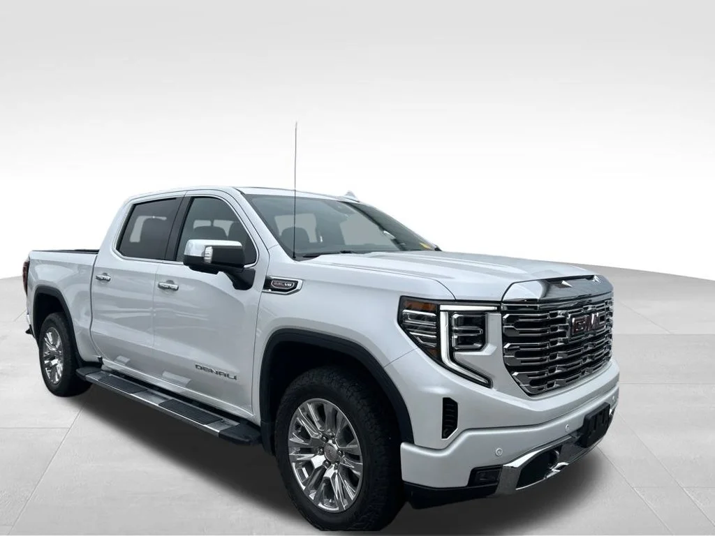 Used 2025 White GMC Denali image 8