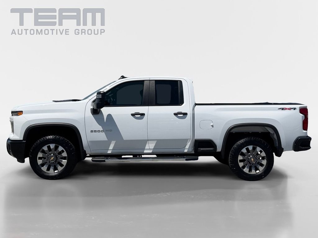 Used 2024 White Chevrolet Custom image 4