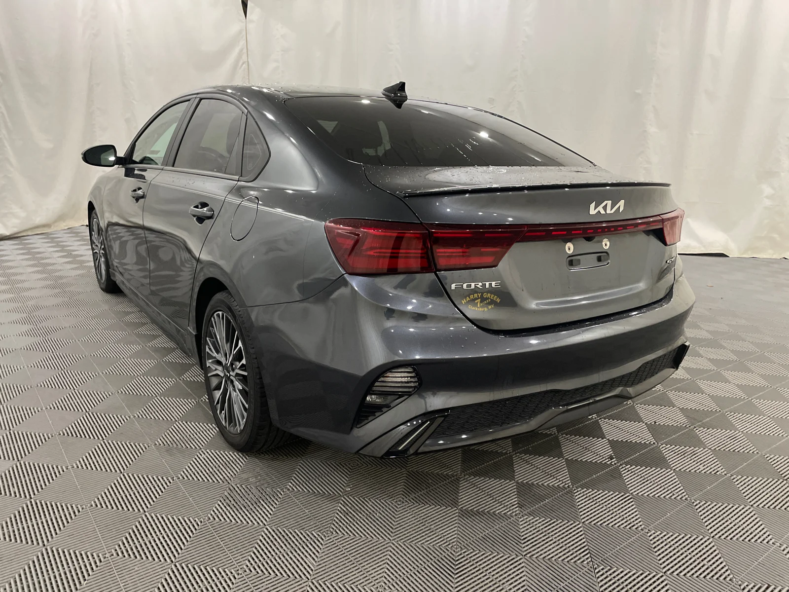 Used 2022 Gravity Gray Kia GT-Line image 8