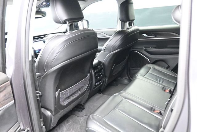 Used 2022 Gray Jeep Limited image 21