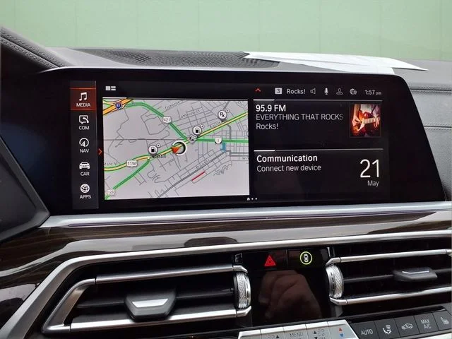 Used 2023 White BMW xDrive40i image 22