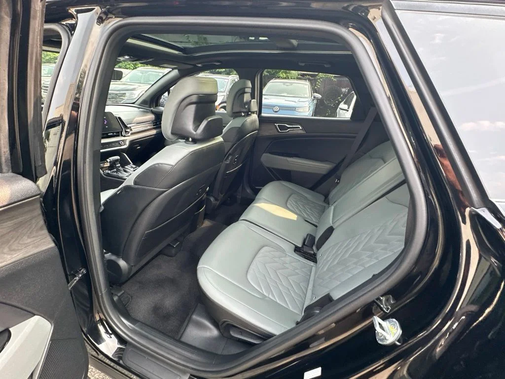 Used 2023 Black Kia X-Line image 22