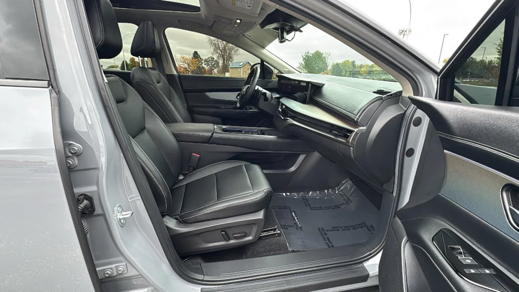 Used 2025 Gray Nissan SL image 8