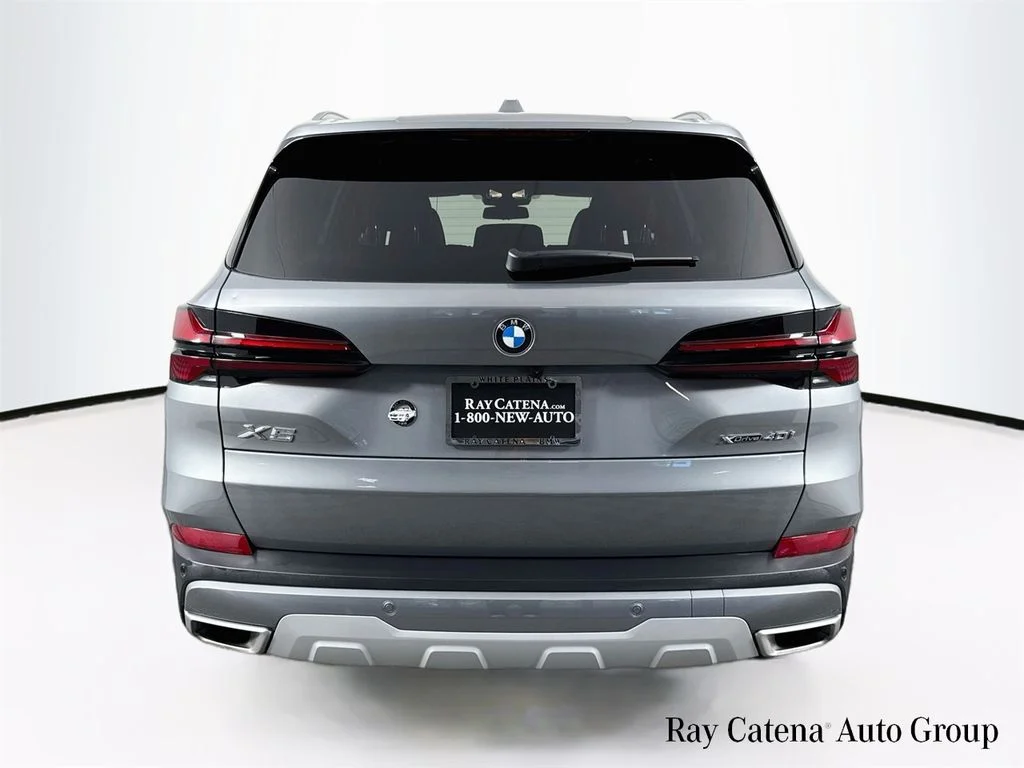 Used 2026 Gray BMW xDrive40i image 6