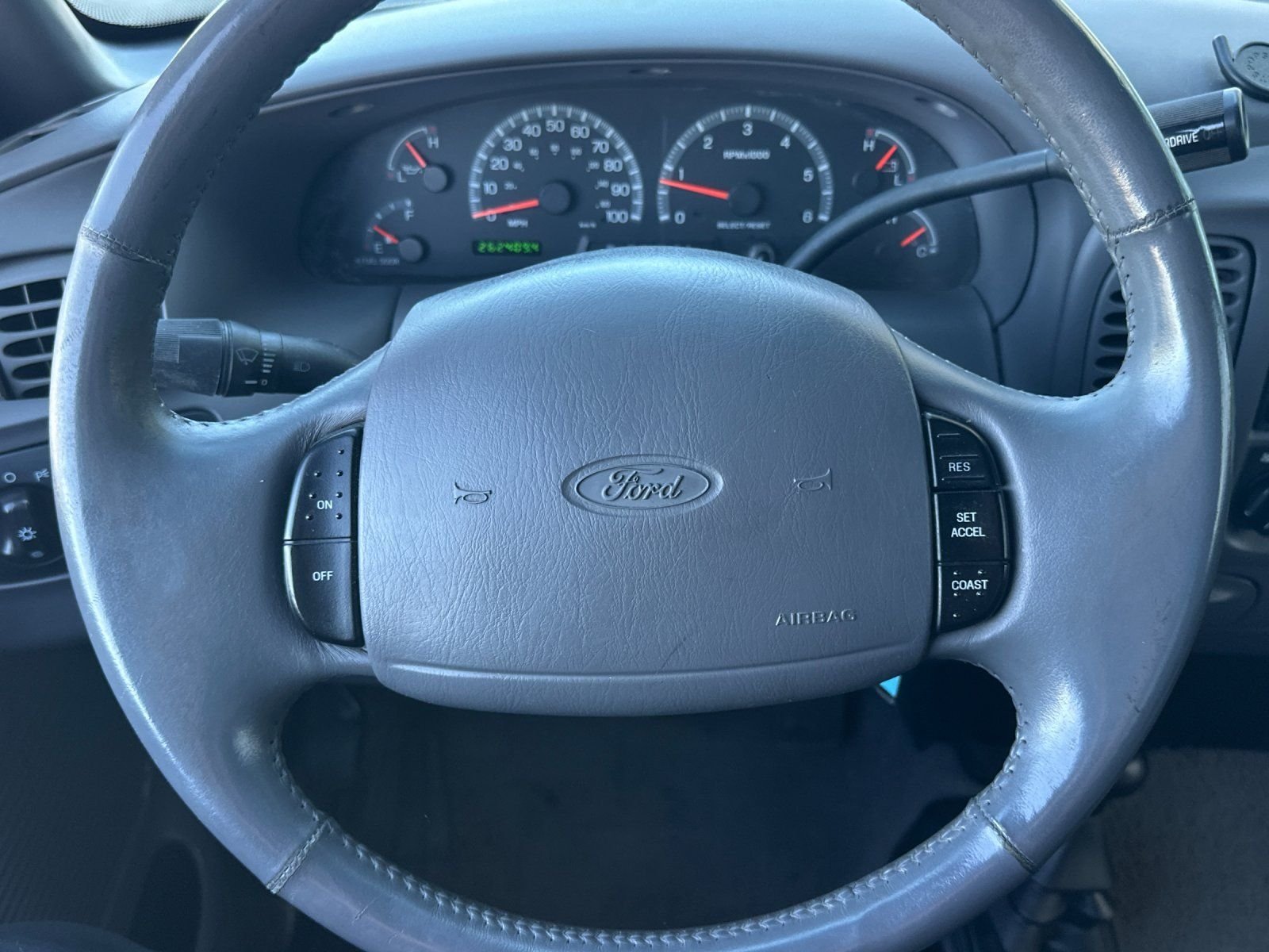 Used 2001 Island Blue Clearcoat Metallic Ford XLT image 20