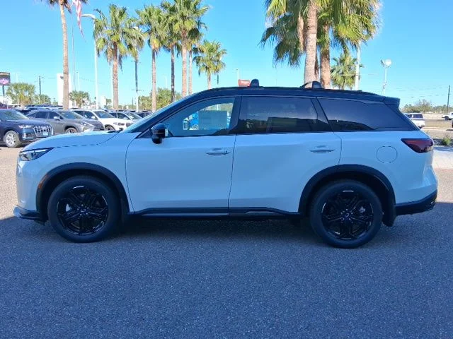 New 2026 2T RAD WHT INFINITI Sport AWD image 3