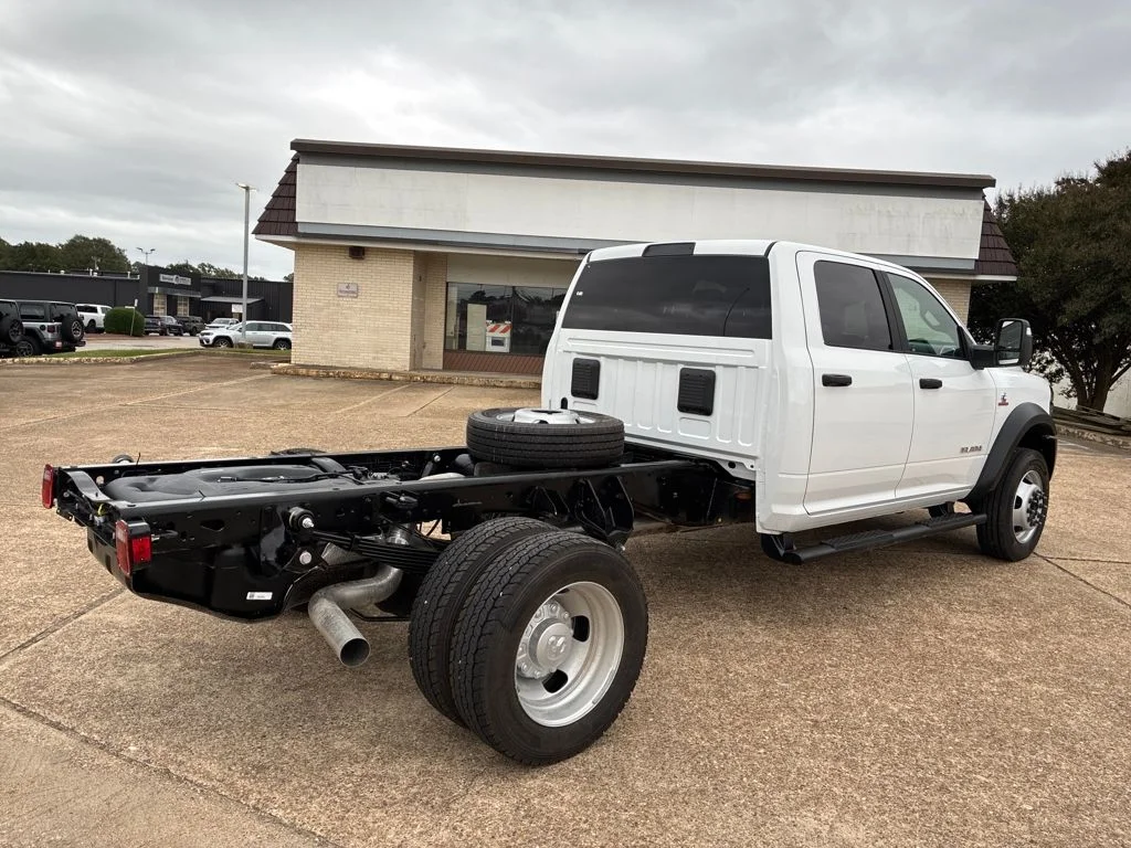 New 2026 Bright White Clear-Coat Exterior Paint RAM Tradesman image 5