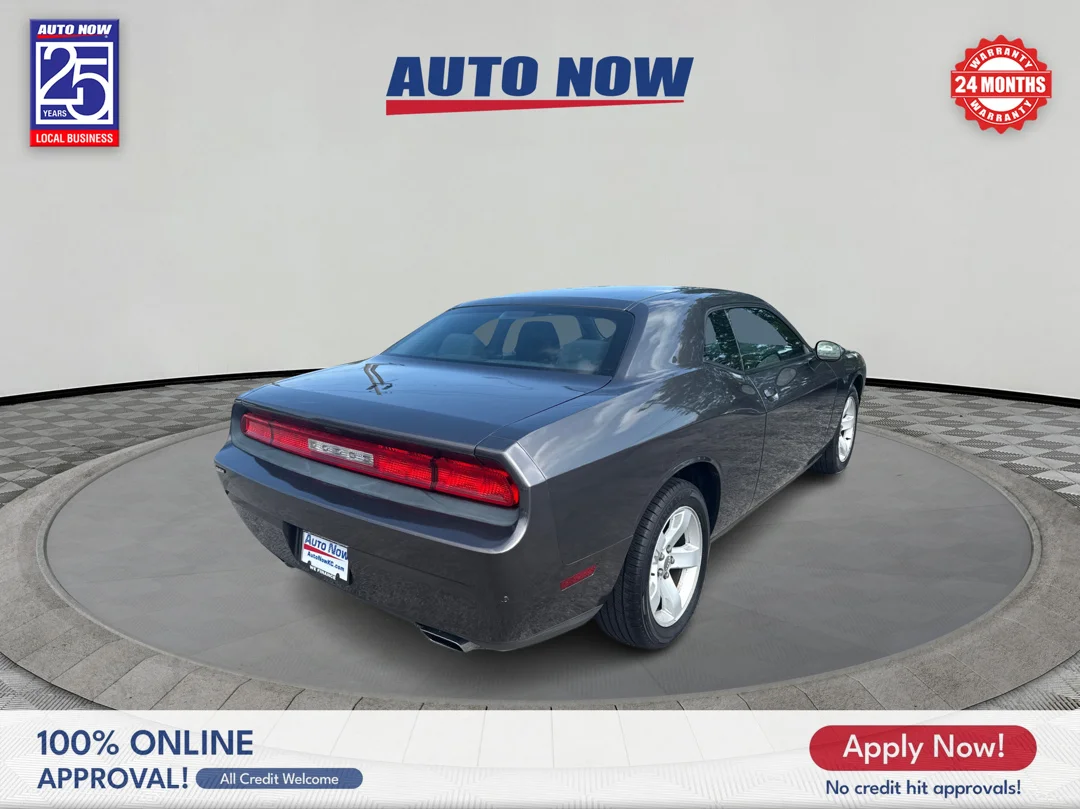 Used 2014 Gray Dodge SXT image 5