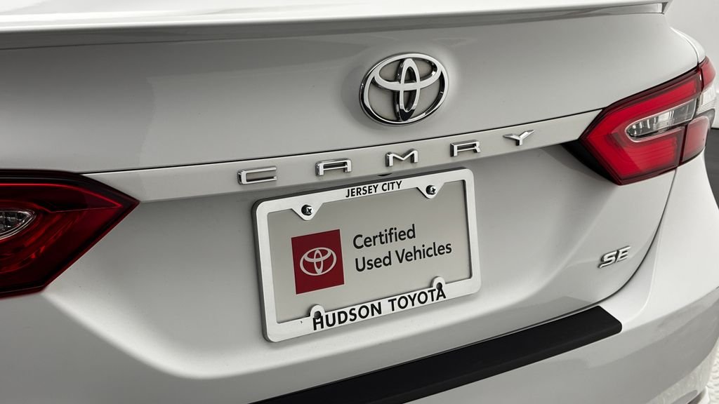 Used 2020 White Toyota SE image 7