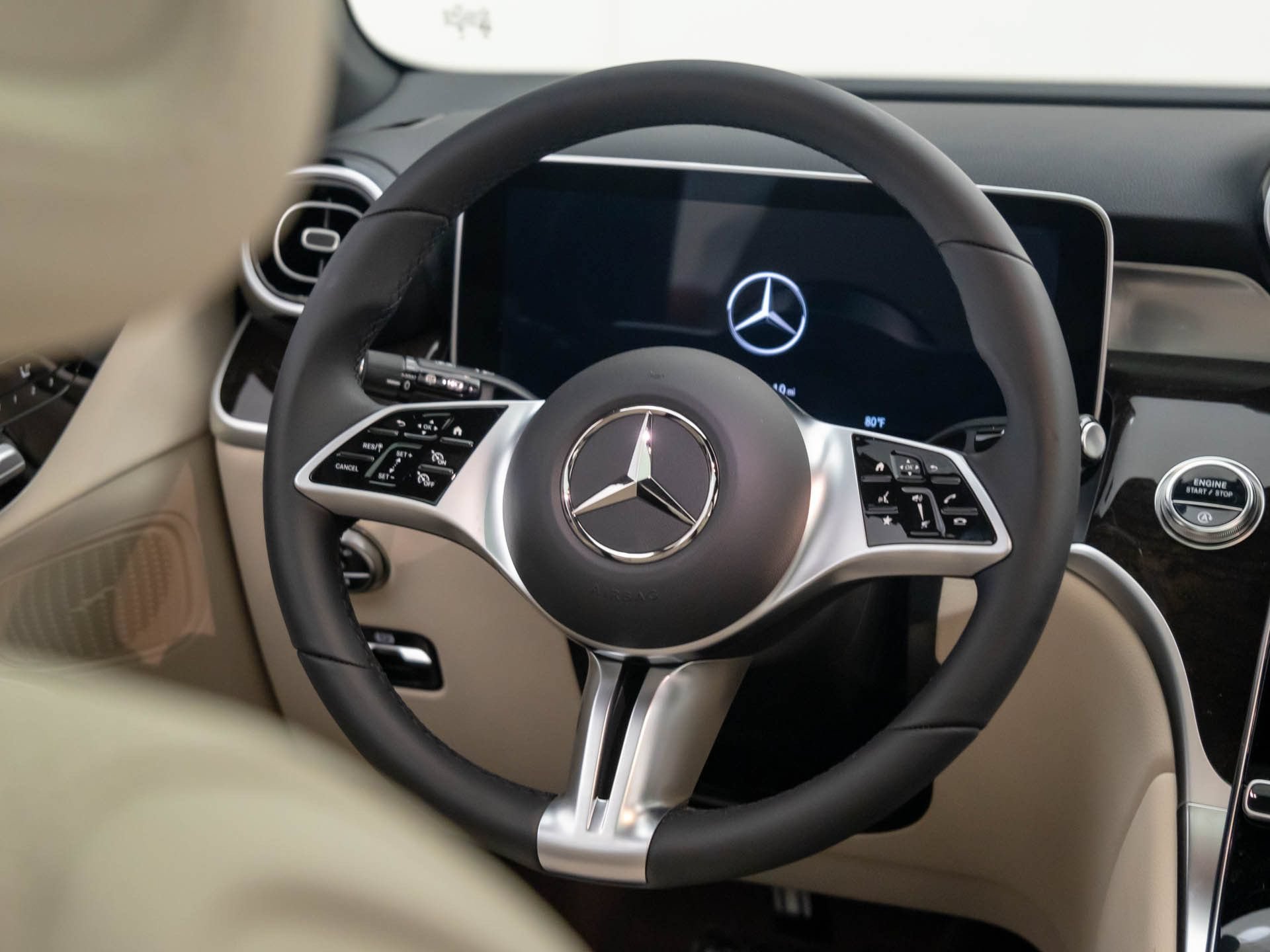 New 2026 Polar White Mercedes-Benz GLC 300 image 46