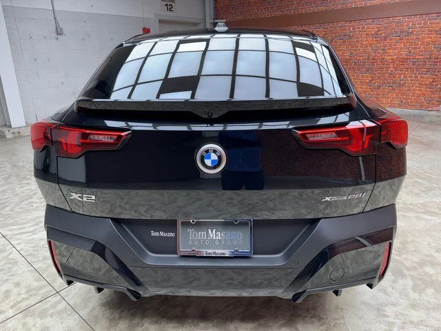 Used 2026 Black BMW xDrive28i image 4