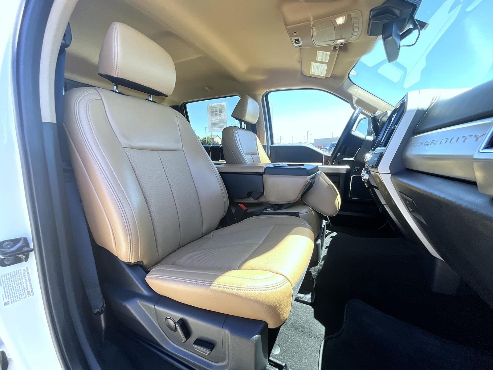 Used 2022 White Ford Lariat image 16