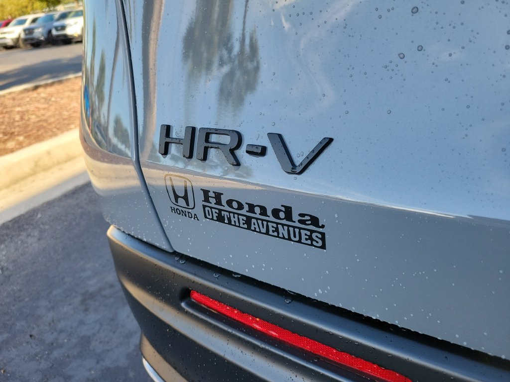 2027 Honda HR-V Sport - Photo 10