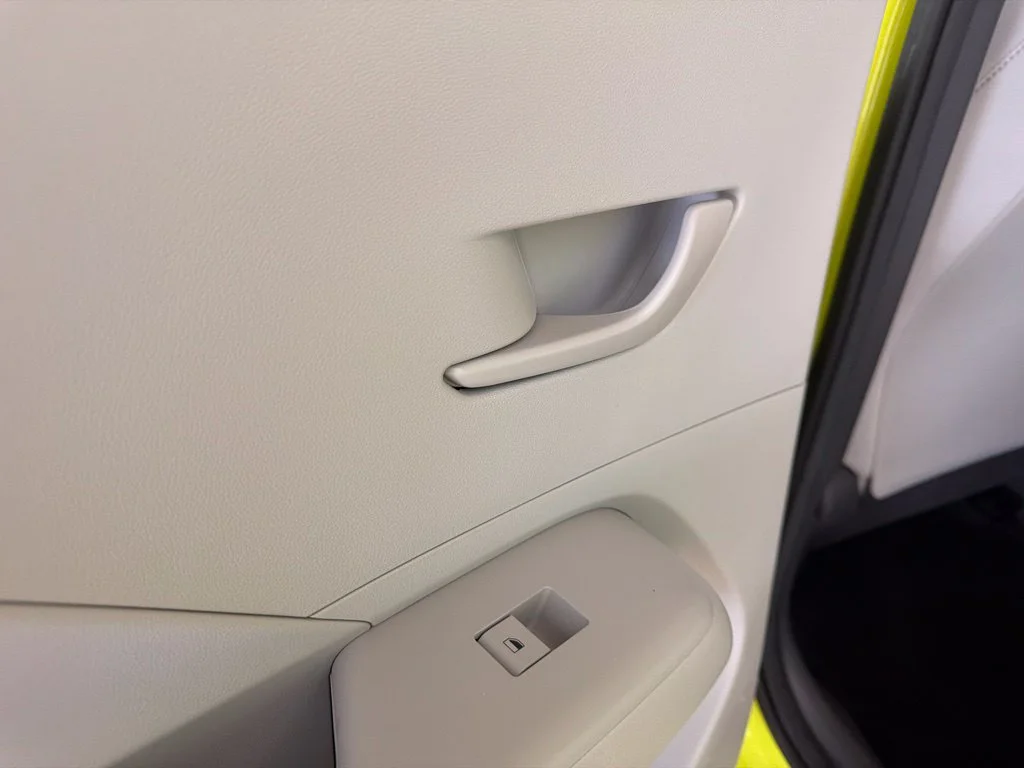 Used 2025 Neoteric Yellow Hyundai SE image 18