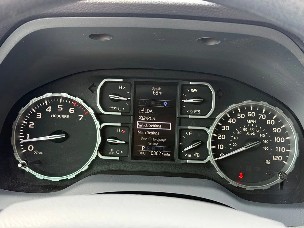Used 2019 Blue Toyota SR5 image 29