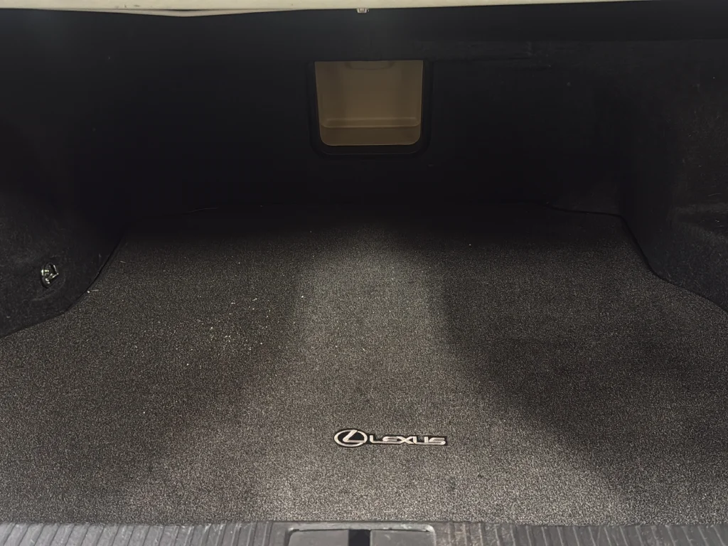 Used 2017 White Lexus 350 image 27