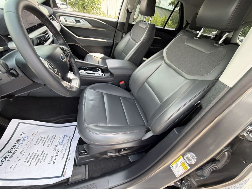 Used 2025 Gray Ford Active image 17