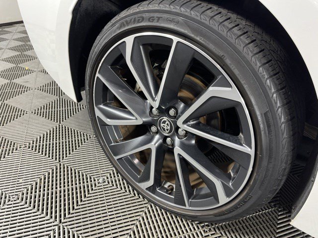 Certified Used 2022 Pearl Toyota SE image 12