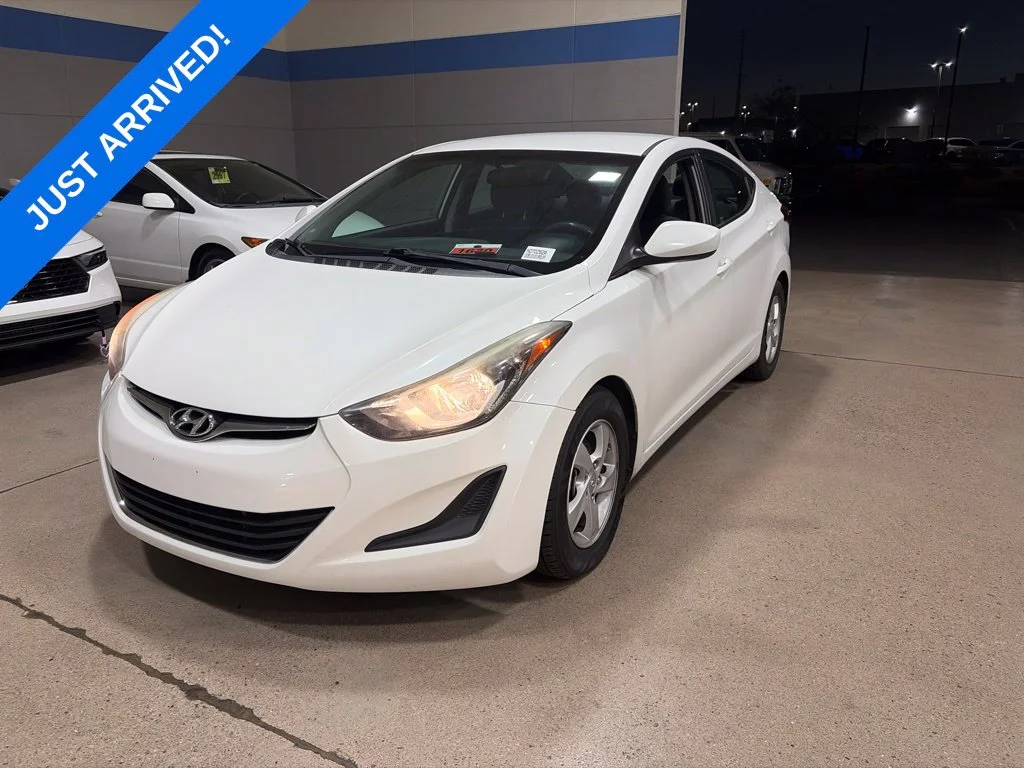 Used 2014 Pearl White Hyundai SE image 1