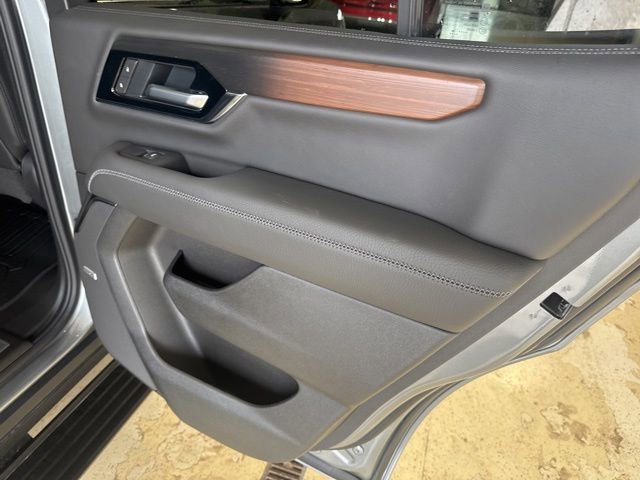 2026 GMC Yukon Denali - Photo 40