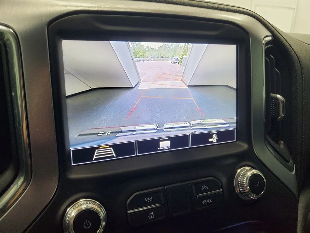 Used 2020 PACIFIC BLUE METALLIC GMC SLE image 22