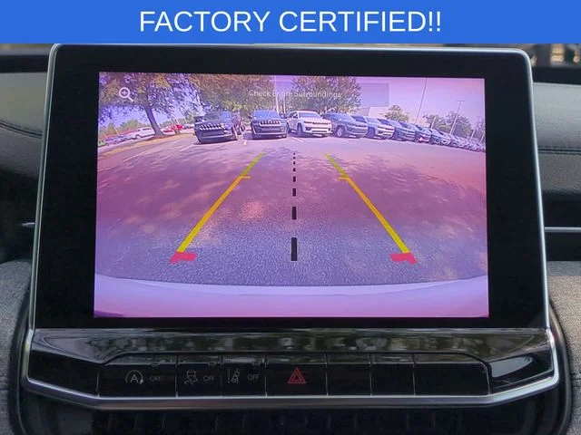 Used 2024 White Jeep Latitude image 24