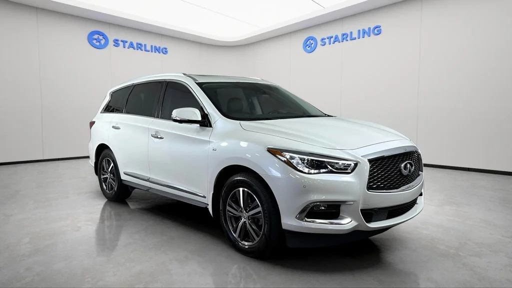 Used 2019 White INFINITI LUXE image 14