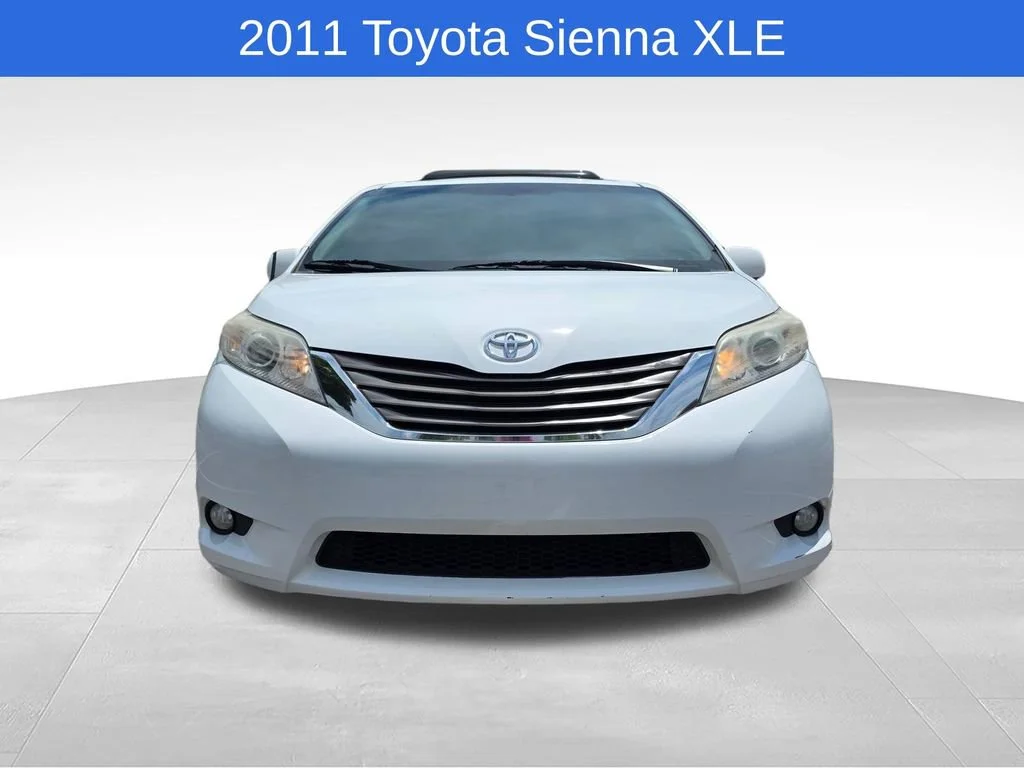Used 2011  Toyota XLE AAS image 9