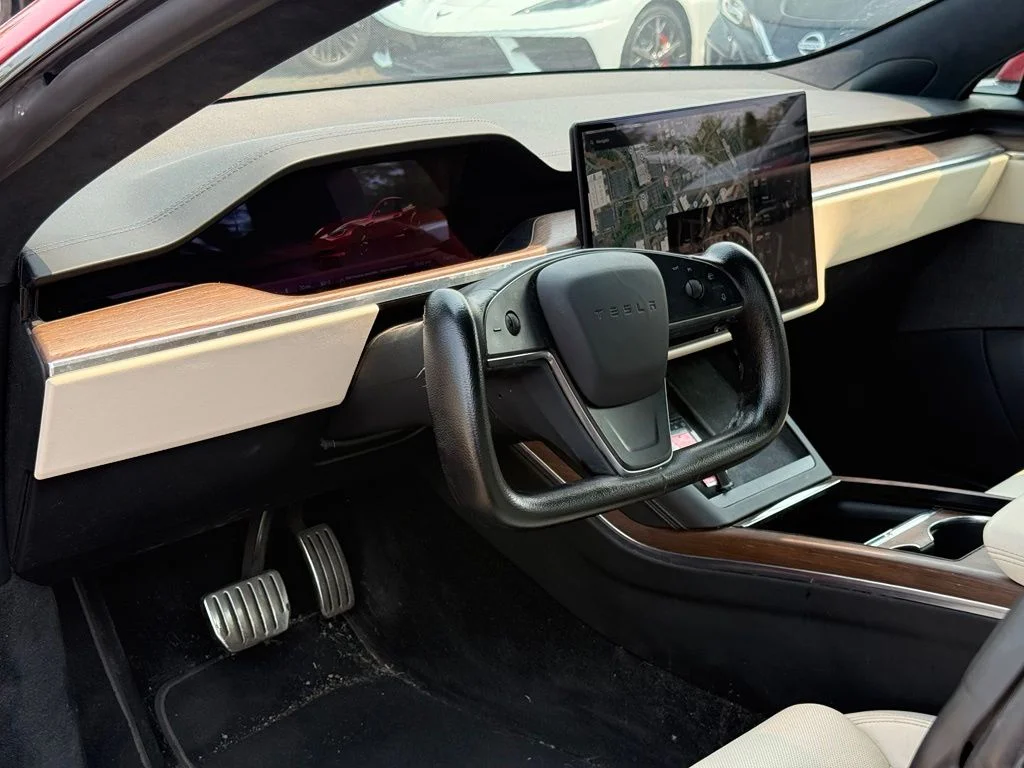 Used 2022  Tesla Base image 5
