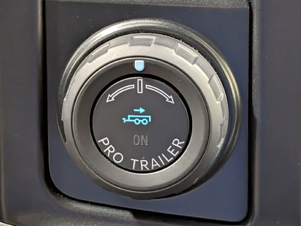 Certified Used 2025 Carbonized Gray Metallic Ford Lariat image 7