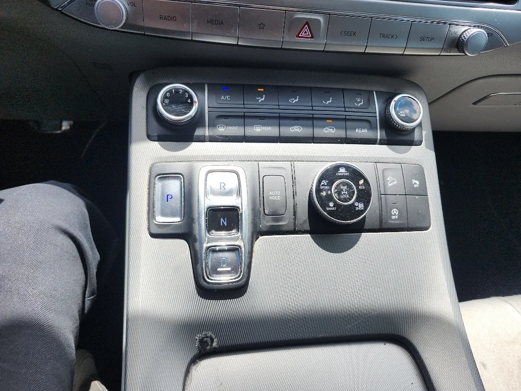 Used 2022 Steel Graphite Hyundai SE image 21