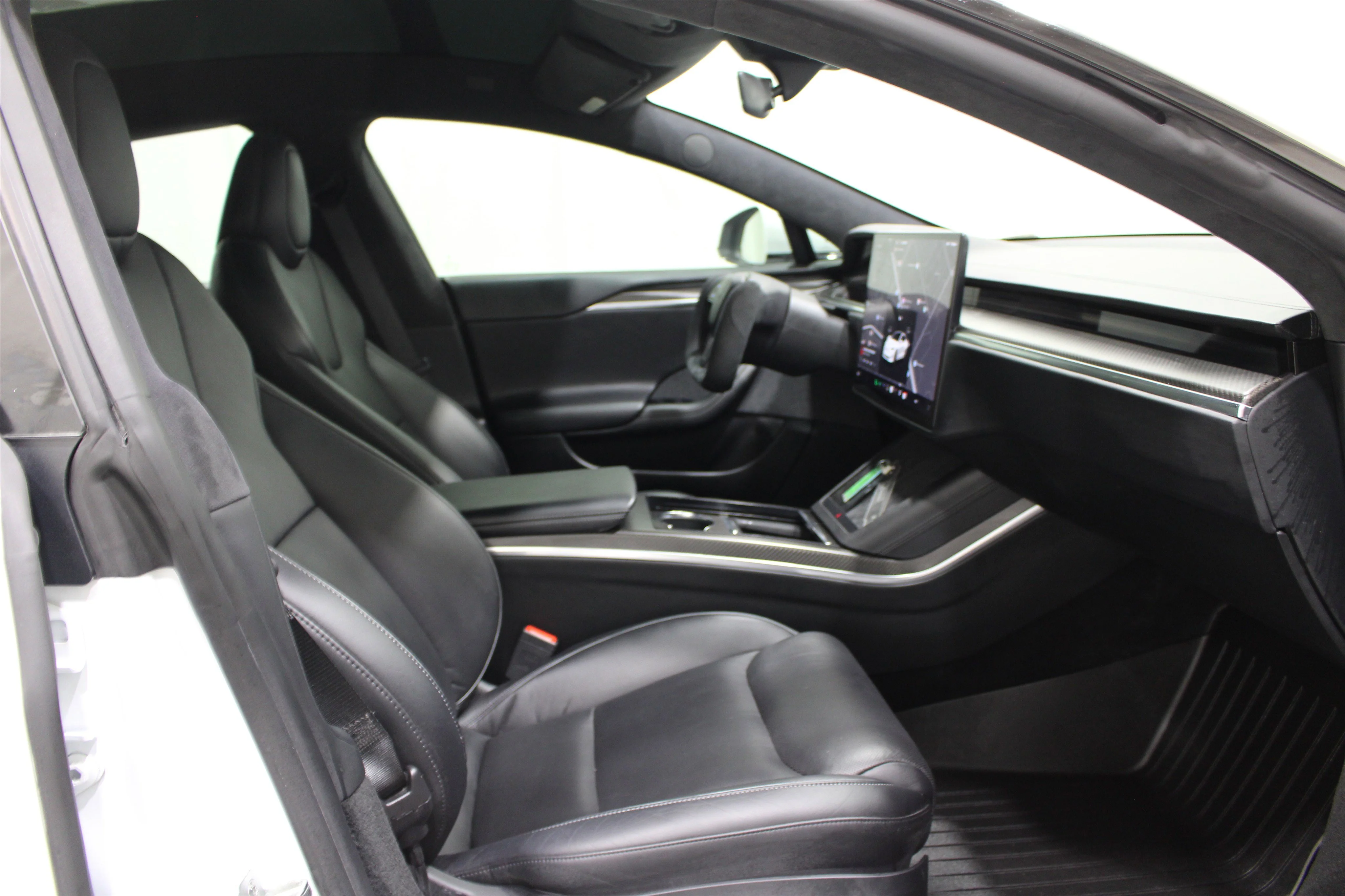 Used 2021 Pearl White Multi-Coat Tesla Plaid image 20