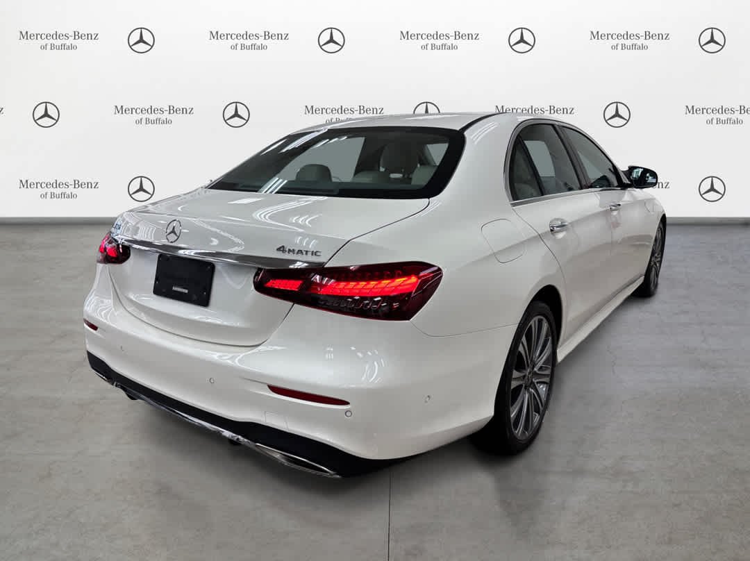 Used 2022 MANUFAKTUR Diamond White Mercedes-Benz E 350 image 5