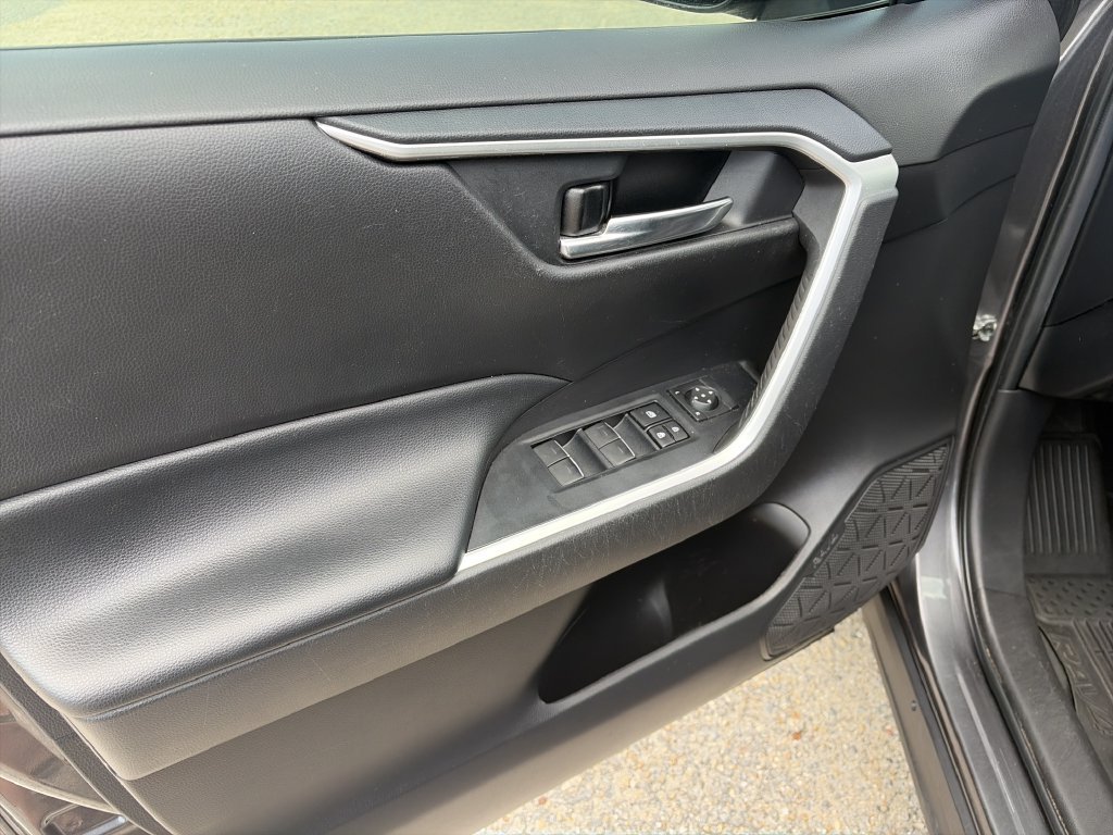 Used 2022 Gray Toyota XLE Premium image 17