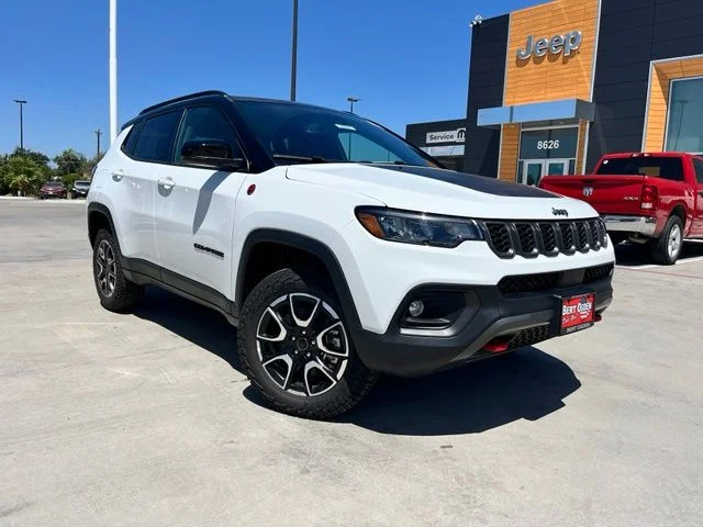 New 2026 Bright White Clear-Coat Exterior Paint Jeep Trailhawk image 1