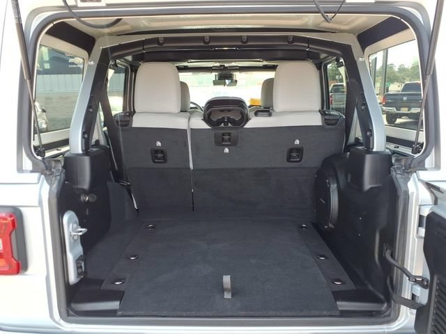 Used 2023  Jeep High Altitude image 12