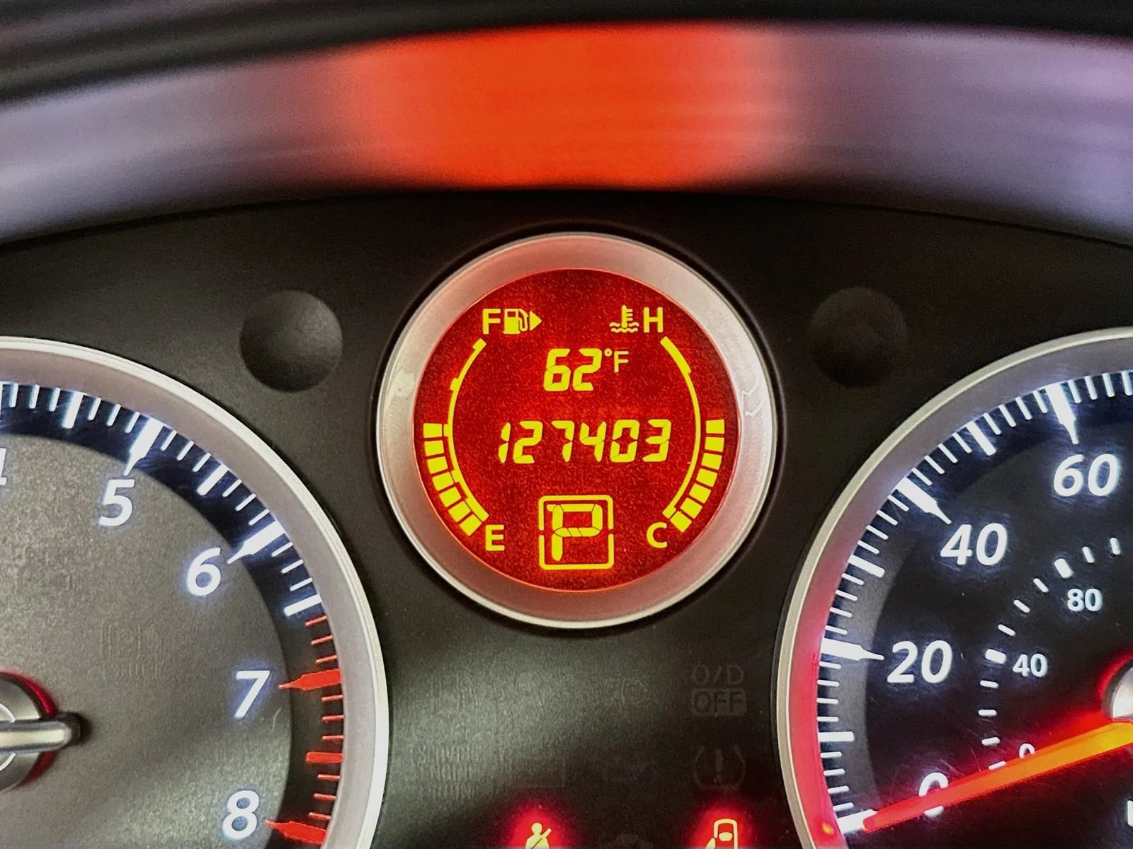 Used 2011 Black Nissan 2.0 SL image 13