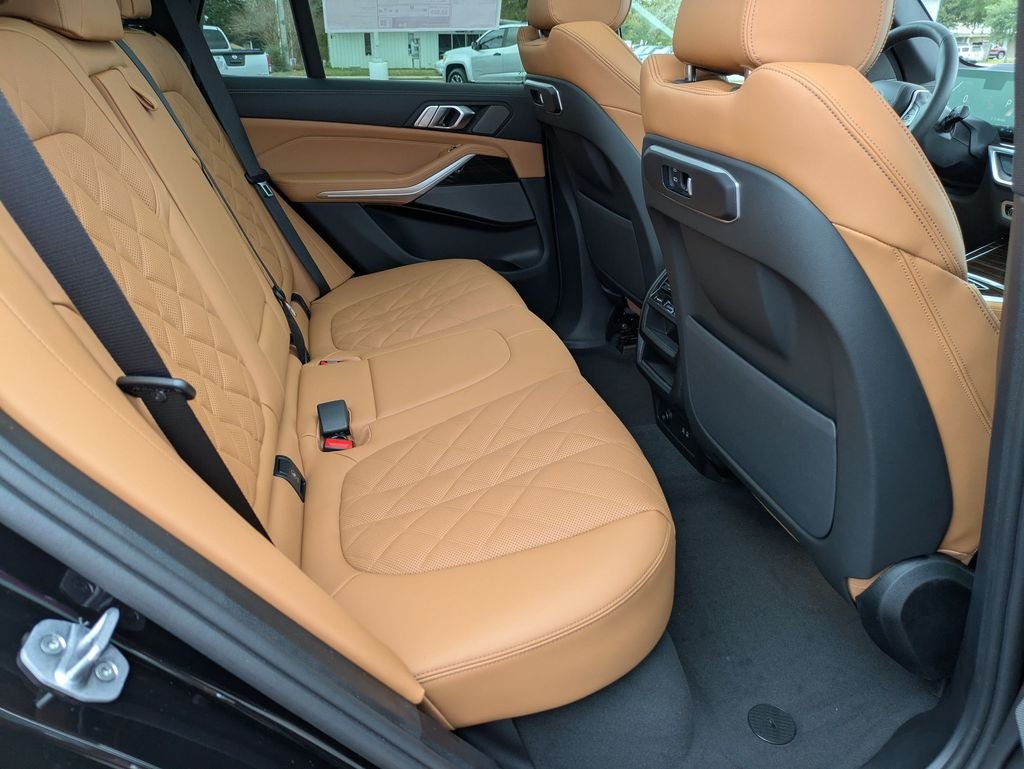 New 2026 Black Sapphire Metallic BMW xDrive40i image 25